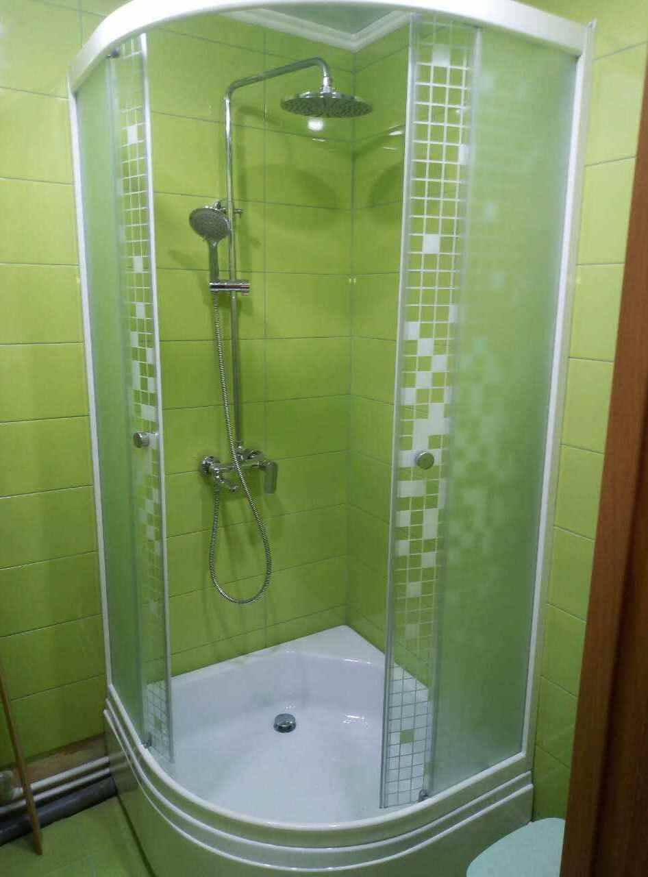 Установка душевой кабины 