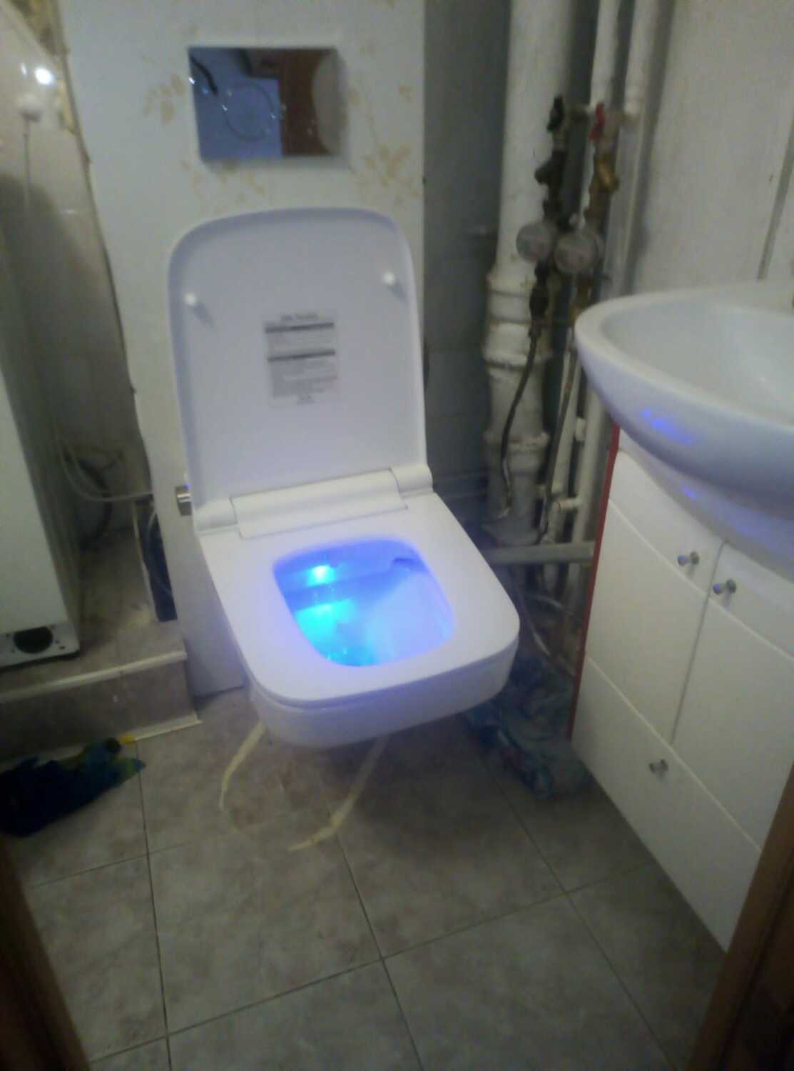 Установка унитаза 